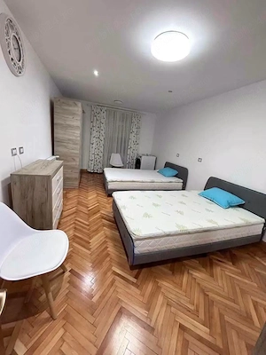 De inchiriat apartament cu 3 camere, decomandat, spatios, cu boxa. 400euro luna - imagine 6