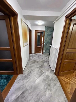 De inchiriat apartament cu 3 camere, decomandat, spatios, cu boxa. 400euro luna - imagine 2
