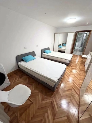 De inchiriat apartament cu 3 camere, decomandat, spatios, cu boxa. 400euro luna - imagine 7