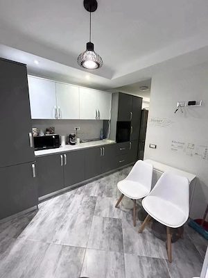 De inchiriat apartament cu 3 camere, decomandat, spatios, cu boxa. 400euro luna - imagine 10