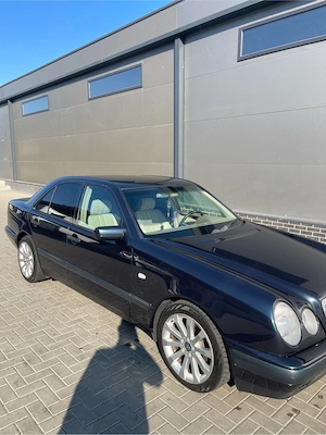 Mercedes-Benz E200 CDI W210