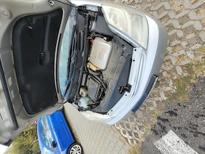 Toyota Prius 2006   hibridul cinstit, confortabil si greu de pensionat - imagine 9