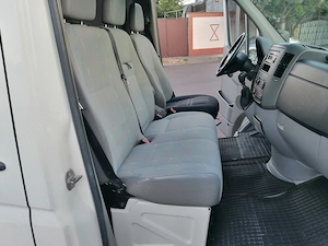 VW Crafter modelul lung 2.5 TDI - imagine 9