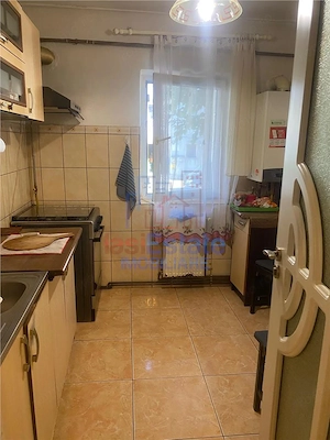 Apartament 4 camere zona Nicolina - imagine 2