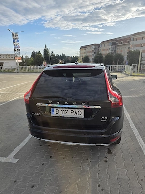 vand volvo xc60 D5 2.4 awd - imagine 2