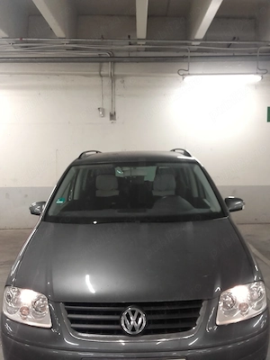 Volkswagen Touran 2.0 TDI 140 CP 2005 7 LOCURI - imagine 2