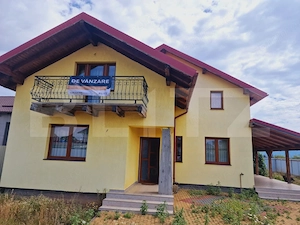 Casă 5 camere, Tărlungeni 