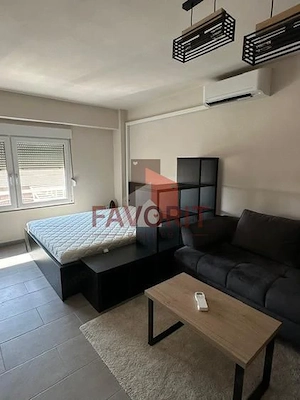 1 camera | Renovat lux | Centrala proprie | Lift | Zona excelenta | - imagine 2