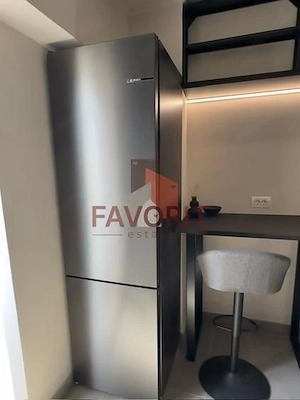 1 camera | Renovat lux | Centrala proprie | Lift | Zona excelenta | - imagine 8