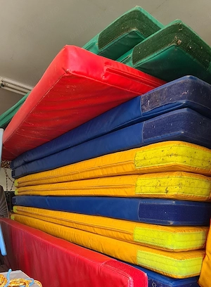saltele pentru gimnastica , sala de jocuri sau kinetoterapie 