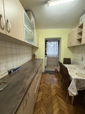Apartament cu 3 camere, decomandat, parter - Lipovei - imagine 5