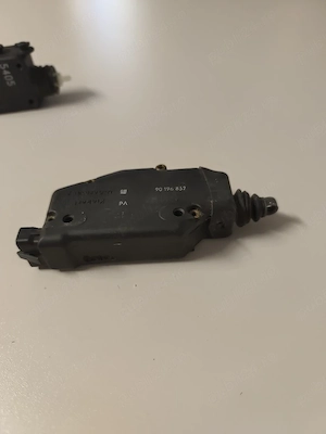 Motoras inchidere-deschidere centralizata Opel Kadett E Corsa GM 90196832