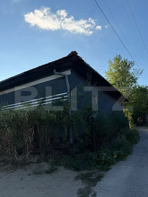 Casă de vânzare cu teren-ideală pentru o familie într-o zonă liniștită - imagine 5