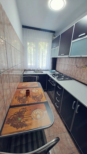 Închiriez apartament 