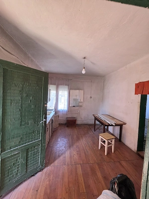 Vand Casa 45 metri patrati. Casa este pe Strada Mierlei nr 19. - imagine 3