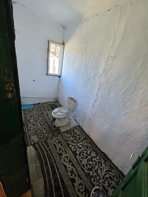 Vand Casa 45 metri patrati. Casa este pe Strada Mierlei nr 19. - imagine 4