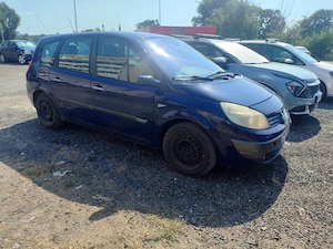 Vând Renault Scenic 1.9 diesel  - imagine 4