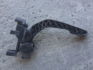 Pedala acceleratie cu suich pt iveco daily 2007-2014