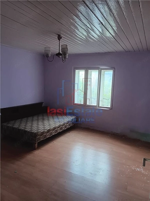 Vorovesti str Principala TEREN 1200mp cu CASA batraneasca 64mp toate utilitatile - imagine 7