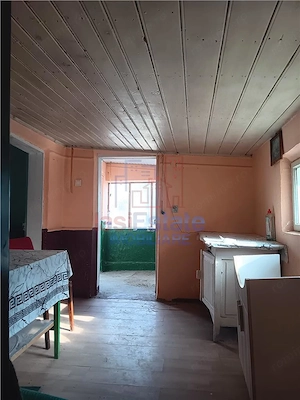 Vorovesti str Principala TEREN 1200mp cu CASA batraneasca 64mp toate utilitatile - imagine 10