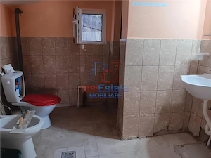 Vorovesti str Principala TEREN 1200mp cu CASA batraneasca 64mp toate utilitatile - imagine 11