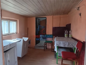 Vorovesti str Principala TEREN 1200mp cu CASA batraneasca 64mp toate utilitatile - imagine 9
