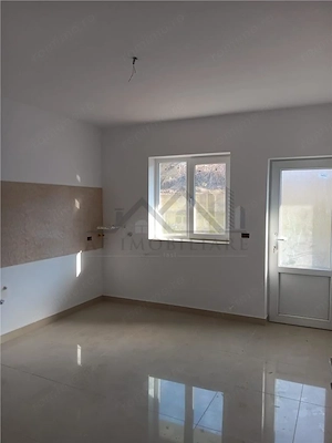 Visani, APARTAMENT 4CD la casa cu teren si toate utilitatile - imagine 3