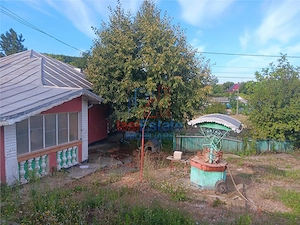 str Principala Vorovesti TEREN 1200mp cu CASA batraneasca 64mp toate utilitatile