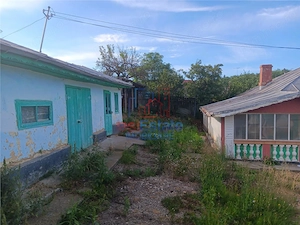 Vorovesti str Principala TEREN 1200mp cu CASA batraneasca 64mp toate utilitatile - imagine 3