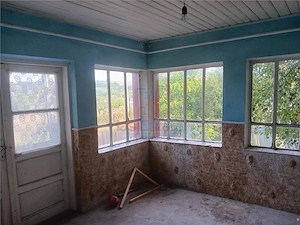 Vorovesti str Principala TEREN 1200mp cu CASA batraneasca 64mp toate utilitatile - imagine 13