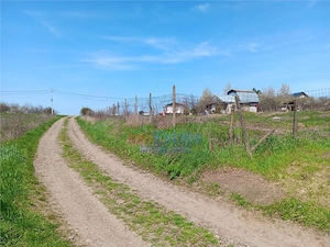 Vorovesti TEREN 500mp intravilan la 50m de sos principala - imagine 3