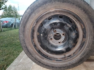Set 4 roti pentru dacia logan,sandero, clio, jante tabla15, 4prezoane,urme normale de uzura, nu se v - imagine 3