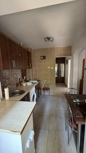 Apartament 2 camere, etaj 1 4, zonă centrală   baie modernizată - imagine 8