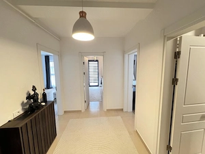 Apartament-2 camere-decomandat-mobilat-utilat-etaj 1-parcare-2 balcoane - imagine 6