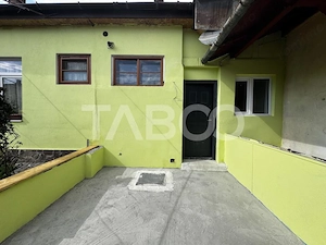 Apartament renovat la casa cu 3 camere 60 mpu pivnita Piata Cluj Sibiu - imagine 3