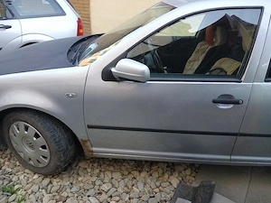 Volkswagen Bora 1.4 benzina 2004 - imagine 4