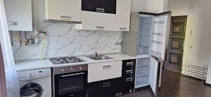 Inchiriez apartament  