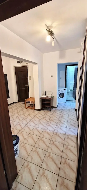 Proprietar! Închiriez apartament 4 camere 2 băi zona Tractorul - imagine 2
