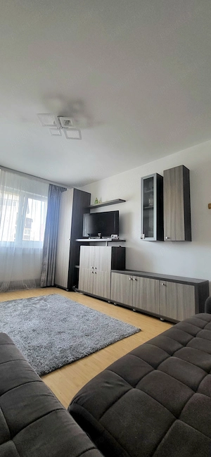 Inchiriez apartament cu 3 camere zona Khaufland Nord 