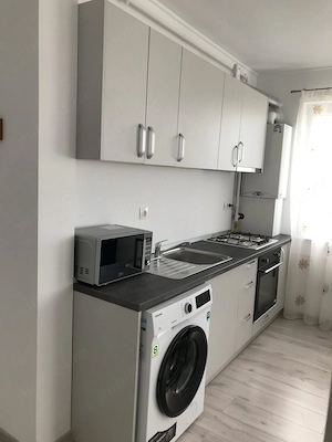 Apartament cu 3 cameri in Floresti