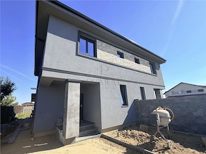 Duplex finalizat - spatios - toate utilitatile