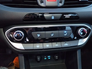 Hyundai i30 combi diesel - imagine 7