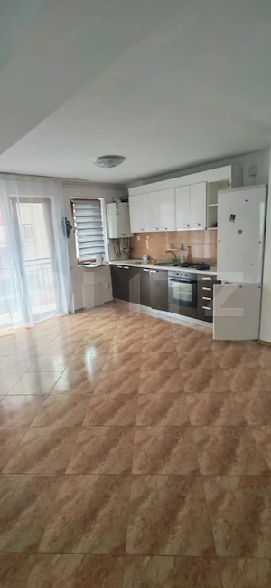 Apartament 3 camere, 68 mp, parcare, zona Sub Cetate 