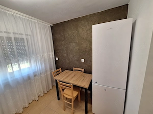 Proprietar: Închiriez apartament cu 2 camere semidecomandat, complet mobilat și utilat recent renova - imagine 2