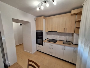 Proprietar: Închiriez apartament cu 2 camere semidecomandat, complet mobilat și utilat recent renova - imagine 3