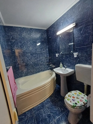 Proprietar: Închiriez apartament cu 2 camere semidecomandat, complet mobilat și utilat recent renova - imagine 10