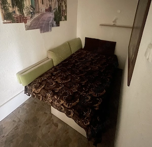 Chirie  cazare termen lung (zona Sagului). Garsonieră la casa cu terasa. - imagine 6