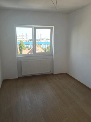 Vând apartament 4 camere  - imagine 9