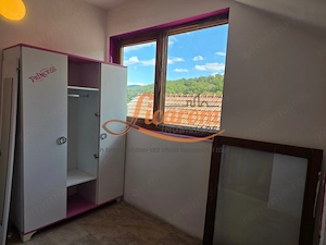 Garsoniera in vila, comuna Cristian,mobilata si utilata. - imagine 7