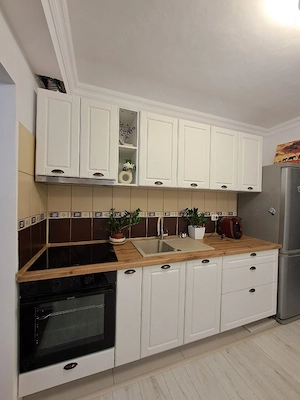 Închiriez apartament 3 camere - Zona Ozana